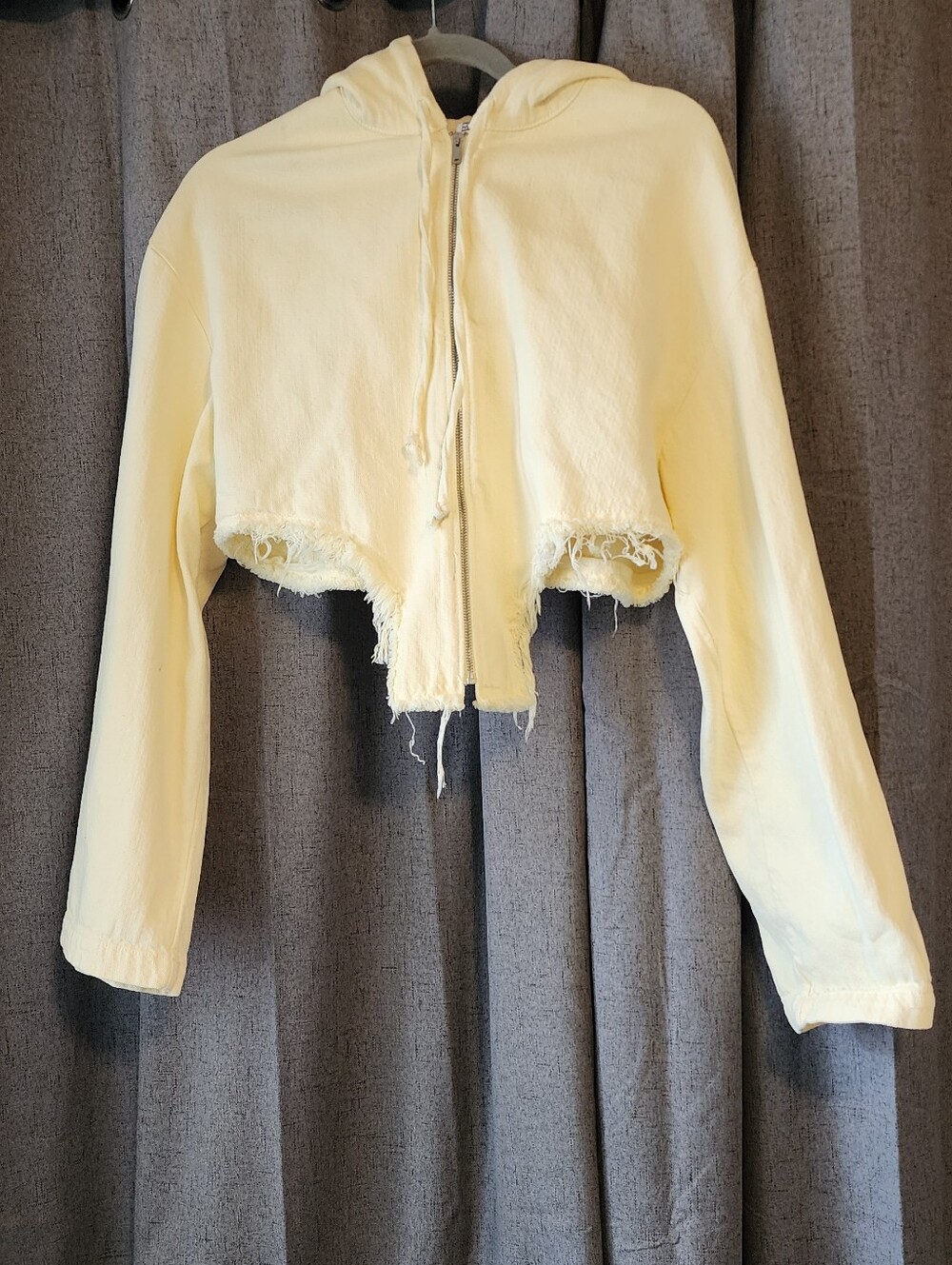 ZARA Cropped Yellow Zip Jacket S – Frayed Hem Lightweight Casual Streetwear